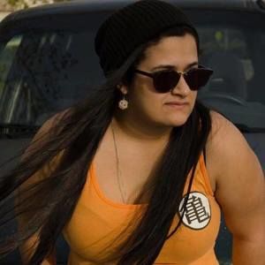 Meet your Posher, Júlia